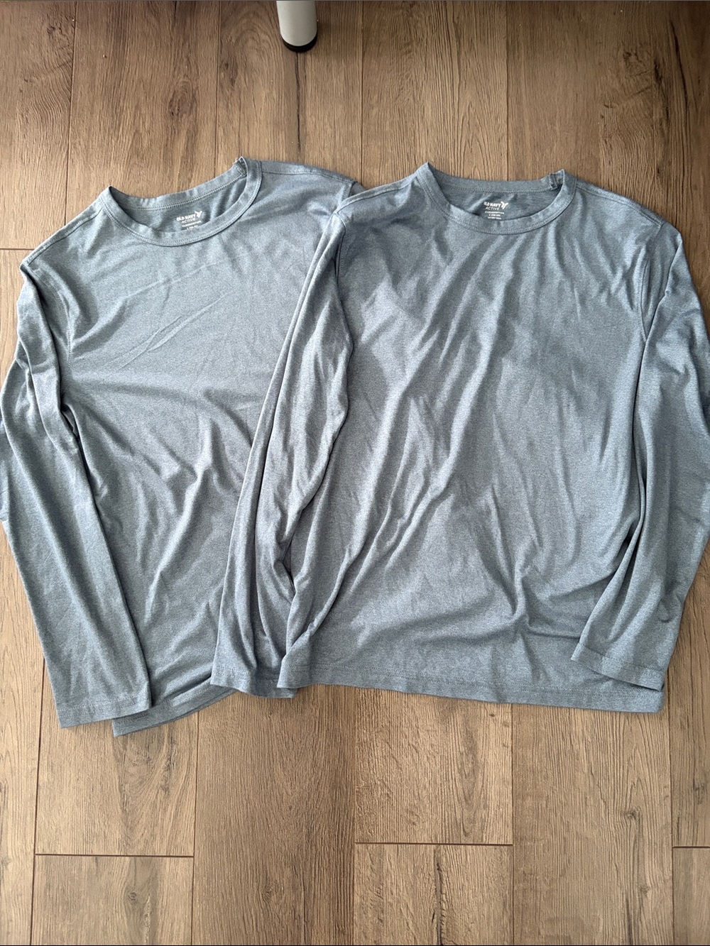 2 Old Navy Active Cloudmotion Boy’s Long Sleeve. Size Large 10/12